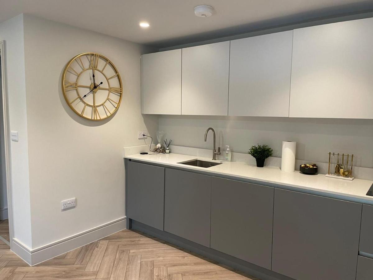 Wimbledon Luxury 3Bedroom Apartment Raynes Park Exterior foto