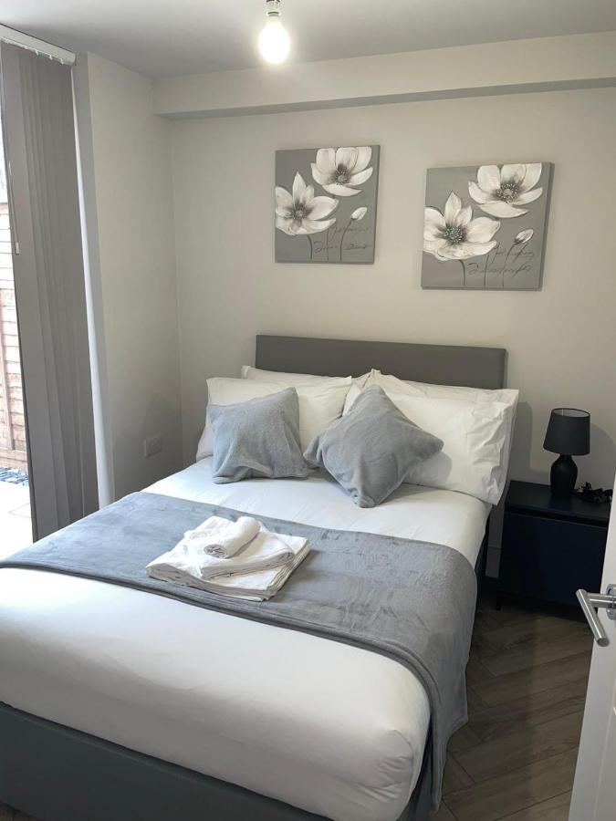 Wimbledon Luxury 3Bedroom Apartment Raynes Park Exterior foto